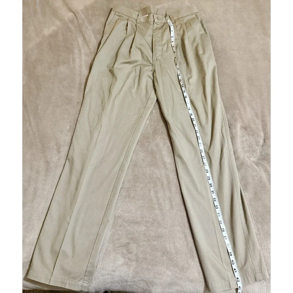 Wrangler Riata  33x32 Pleated Front Relaxed fit Fits Boots  Khaki 95KH